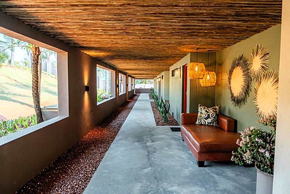 Bambuu Lakeside Lodge