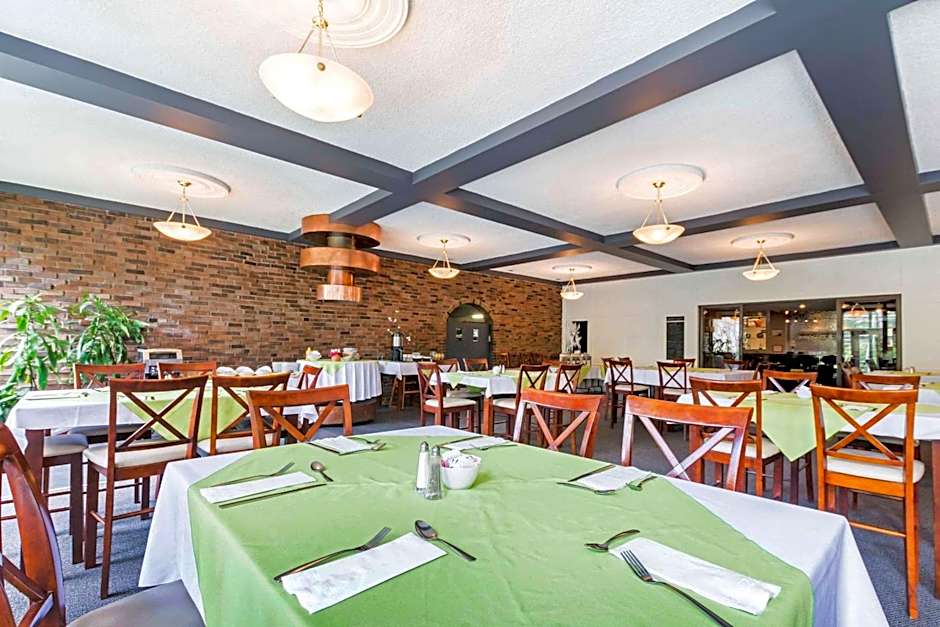 Travelodge by Wyndham Trois-Rivieres