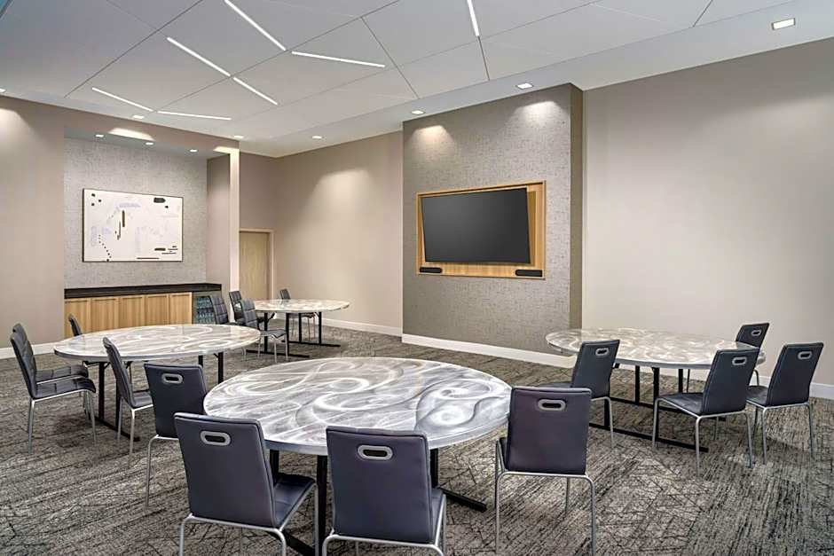 AC Hotel by Marriott St. Petersburg Downtown