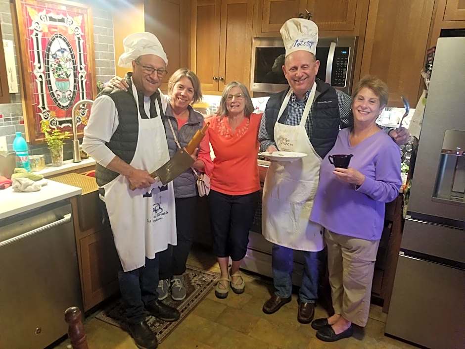 The Queen, A Victorian Bed & Breakfast