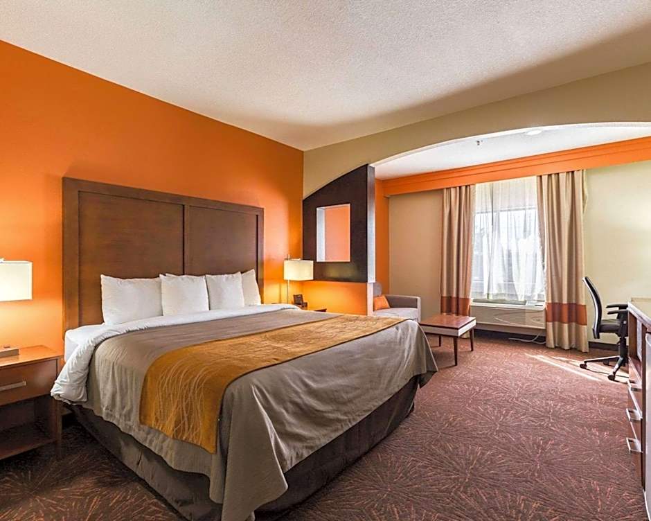 Econo Lodge Inn & Suites East Houston I-10