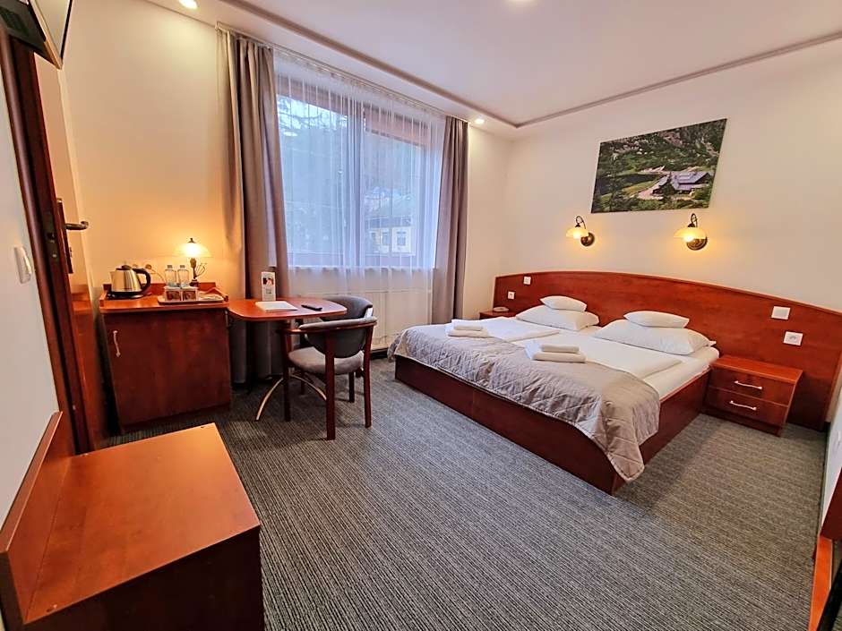Photo 1 of 14 of 1 Double Bed or 2 Beds