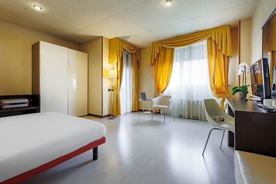 iH Hotels Bologna Amadeus