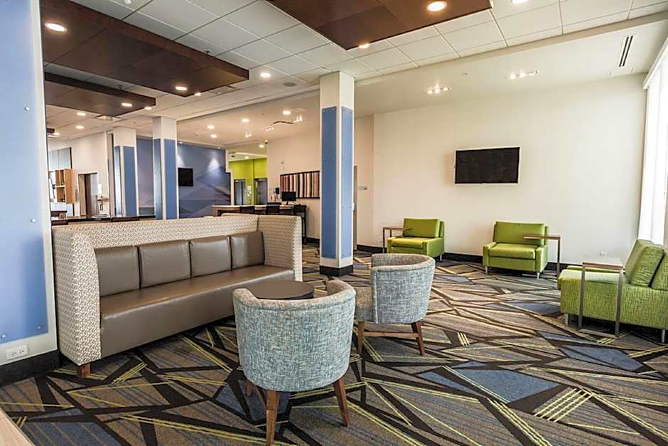 Holiday Inn Express & Suites Edmonton N - St. Albert By IHG