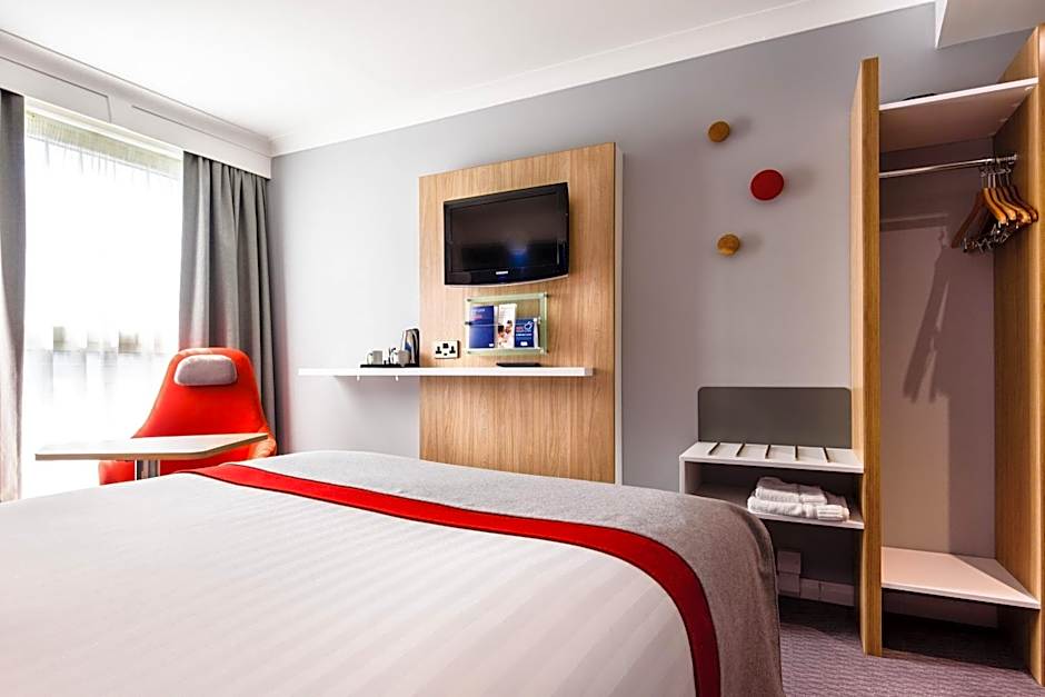 Holiday Inn Express Portsmouth Gunwharf Quays By IHG
