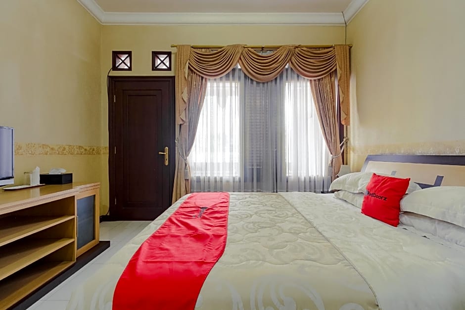 RedDoorz Syariah @ Cipanas