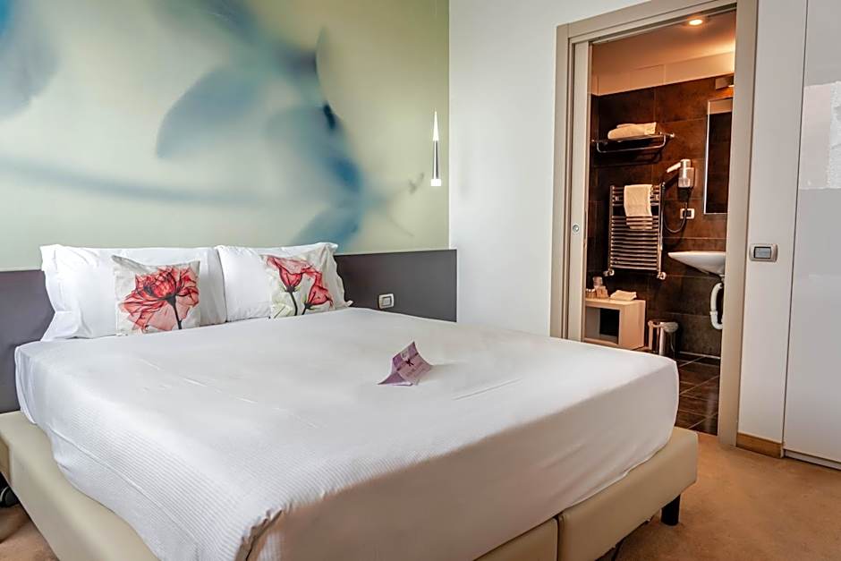 For You Hotel