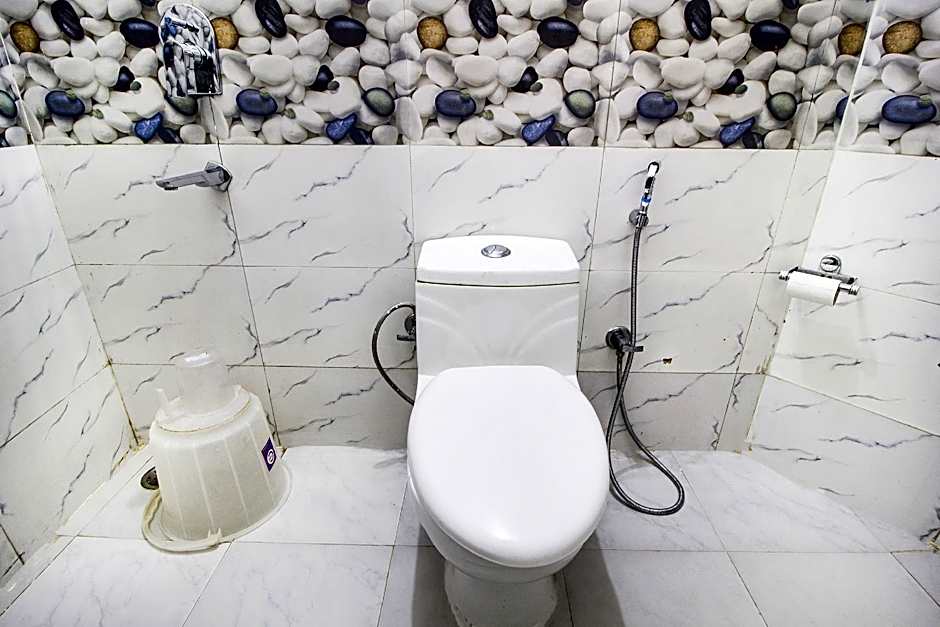 FabHotel Savi Inn - Nr. Mantri Square Mall