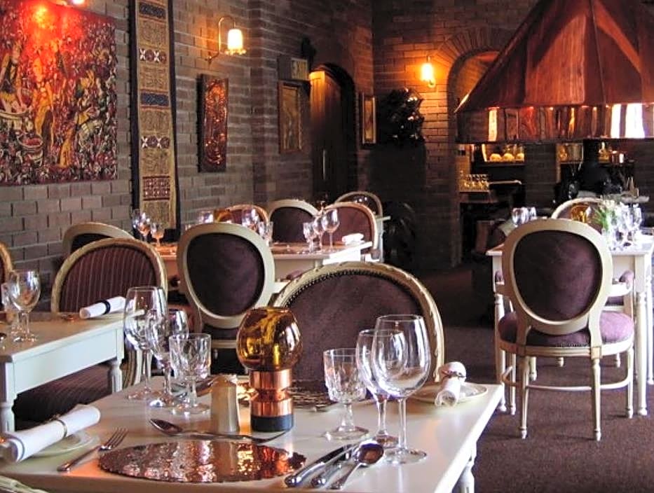 Cedar Lodge Hotel & Restaurant