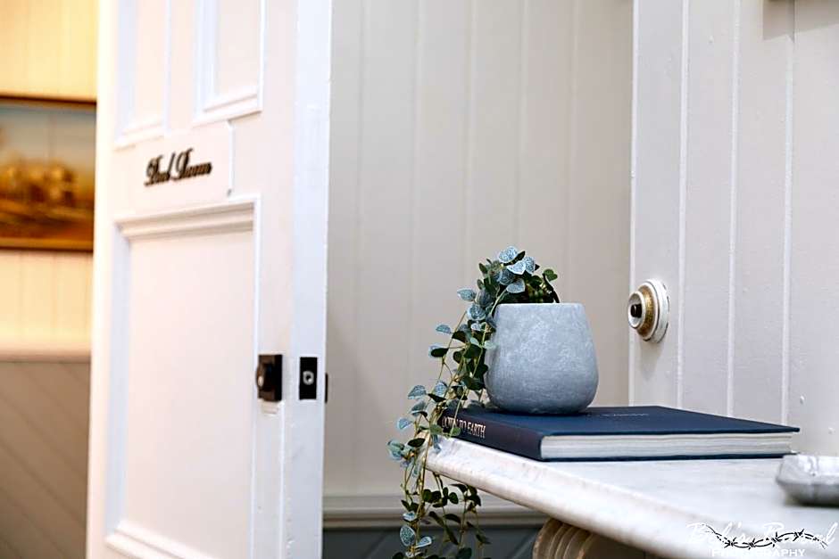 The Convent Boutique Accommodation plus Short Stay Holiday Homes