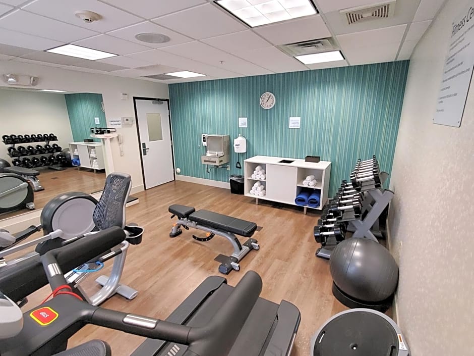 Holiday Inn Express & Suites Phoenix - Glendale Sports Dist By IHG