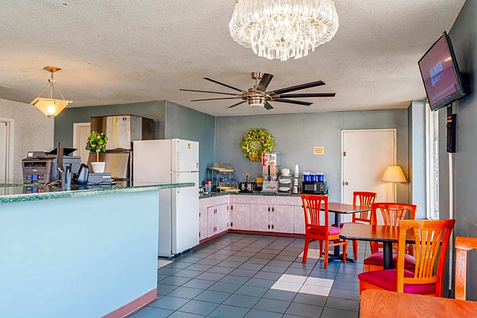 Ozark Junction mountain view by OYO