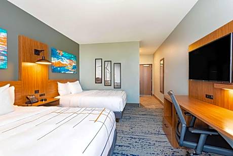 Queen Room with Two Queen Beds - Hearing Impaired Access/Non-Smoking