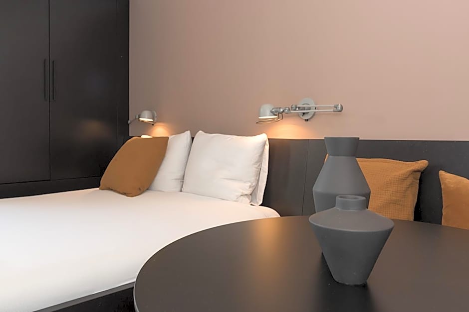 City centre studio canal belt