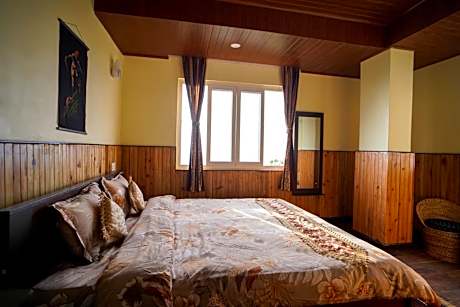 Junior Suite with Mountain View