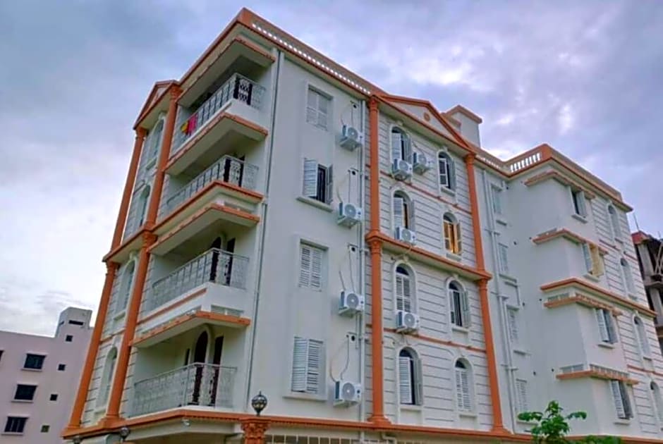 Goroomgo Jheel Mahal New Town West Bengal