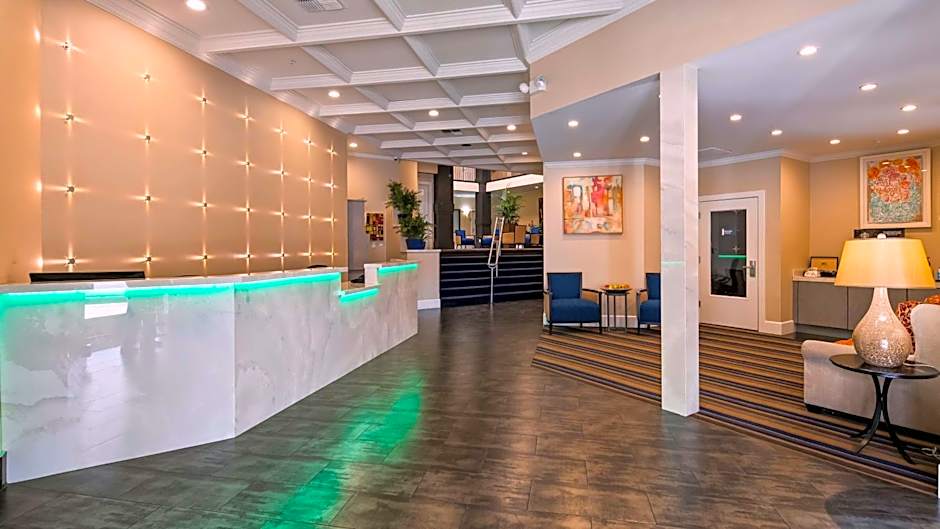 Best Western Plus Palm Court Hotel