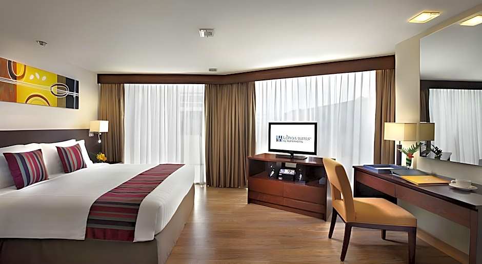 Lohas Residences Sukhumvit (SHA Plus)