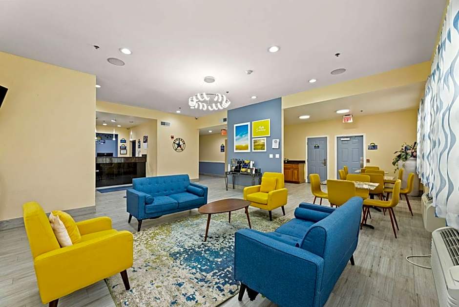 Days Inn & Suites by Wyndham Ft. Worth DFW Airport South