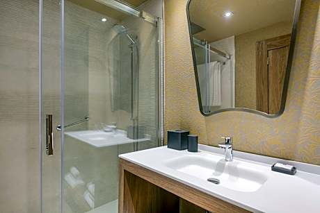 Suite, 1 King Bed, Corner