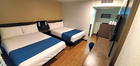 Deluxe Quadruple Room