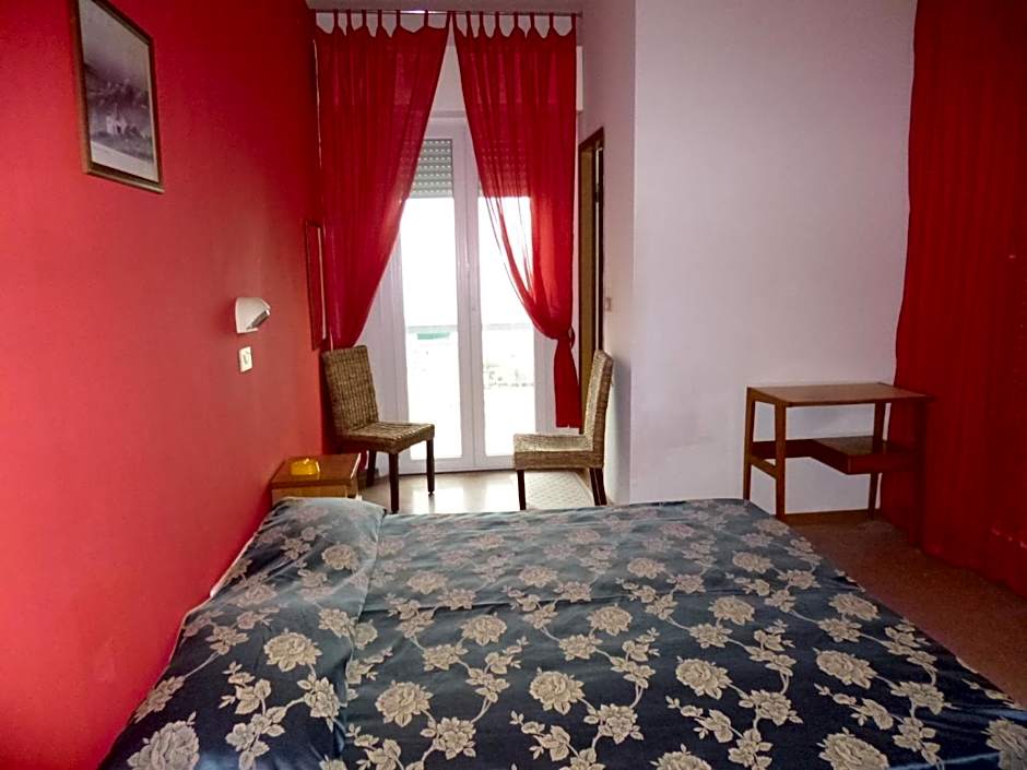 Consul Hotel