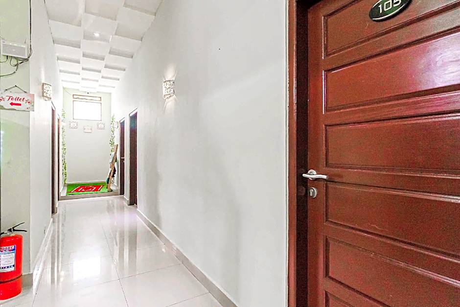 RedDoorz Syariah near Jam Gadang Bukit tinggi 2