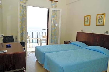 DOUBLE ROOM SEA VIEW (RB)