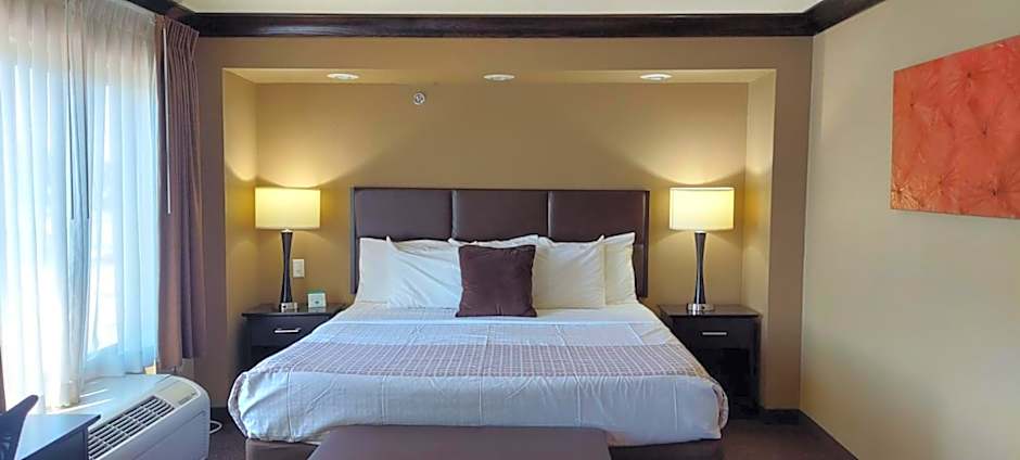 Parkwood Inn & Suites