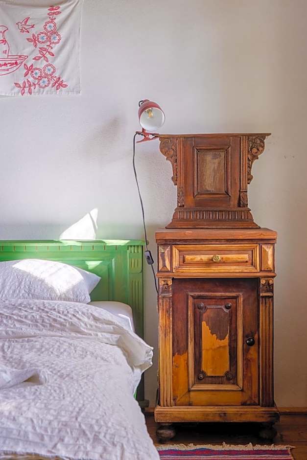 Viscri 32 - White Barn and Blue House