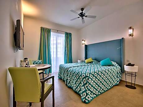 Sea View Family Room for 2 Adults and 1 Child