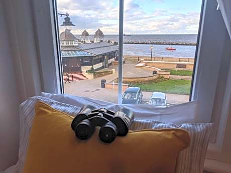 Family Room with Sea View
