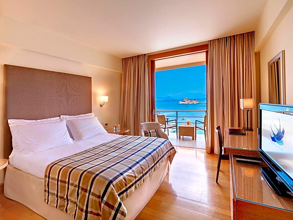 Photo 1 of 4 of Luxury Superior, Sea View