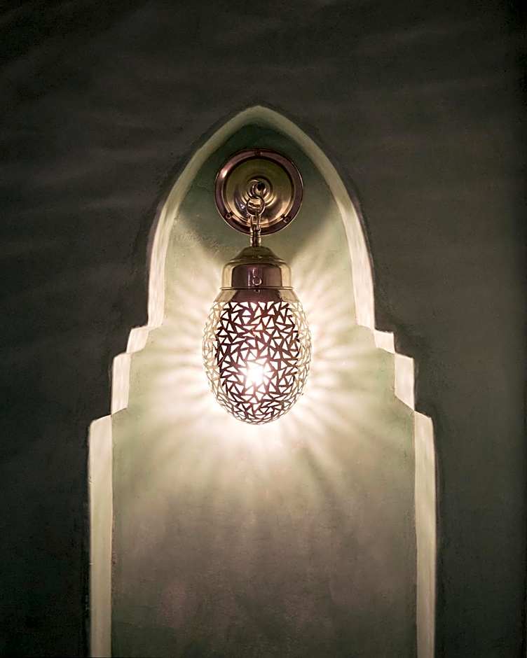 Riad Laly Tourisme Eclairé Le bijou de la medina