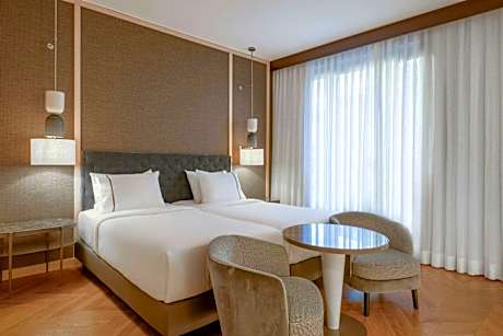 Family room, Bedroom 1: 1 King, Bedroom 2: Twin, Florence view, City view, Balcony