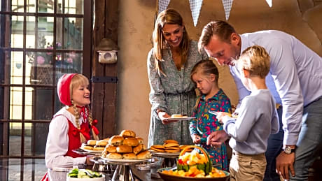 Efteling Village Bosrijk Tickets Included