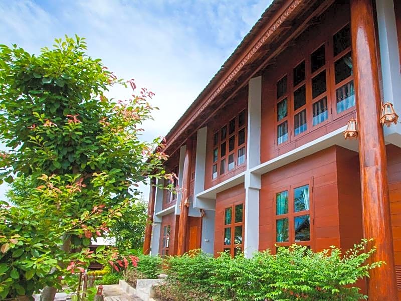 Huan Aumpron Resort