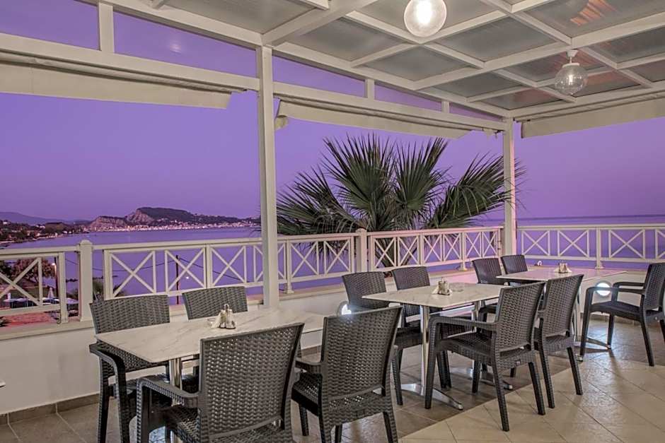 Nefeli Beach - living by the sea