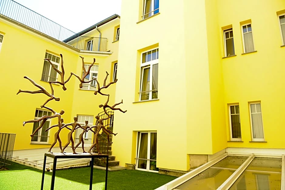 Hotel Perrin - former Carlton