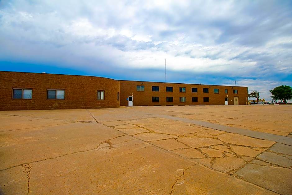 HomeTown Inn By OYO - Liberal, KS