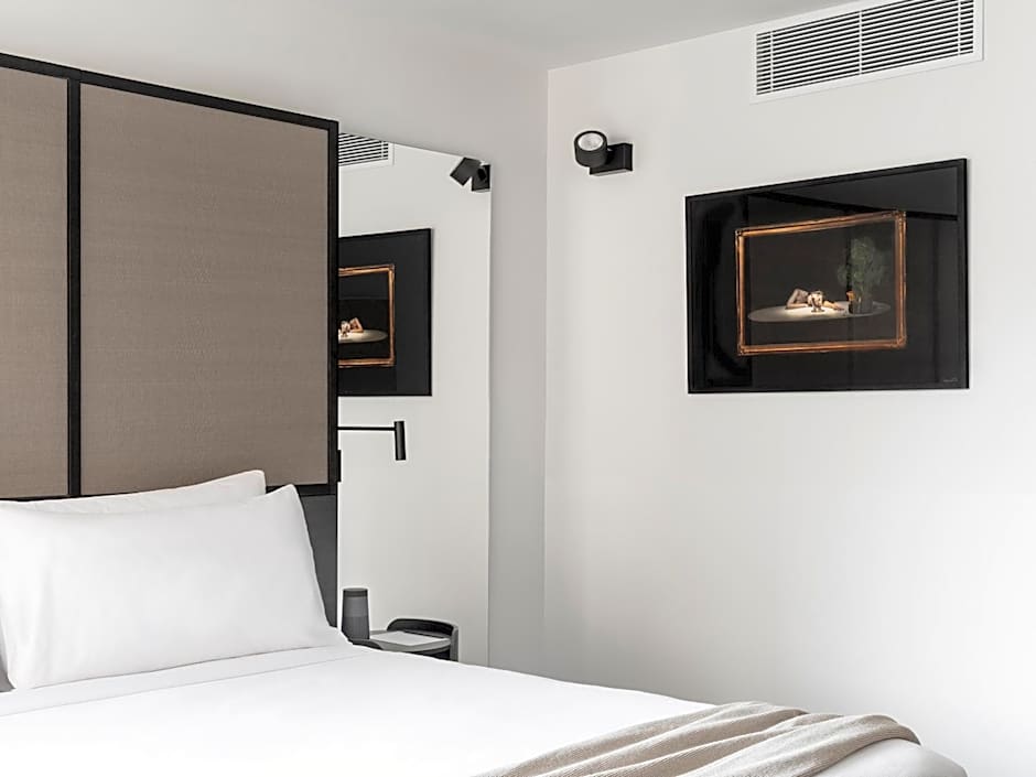 Lancemore Crossley St. Melbourne