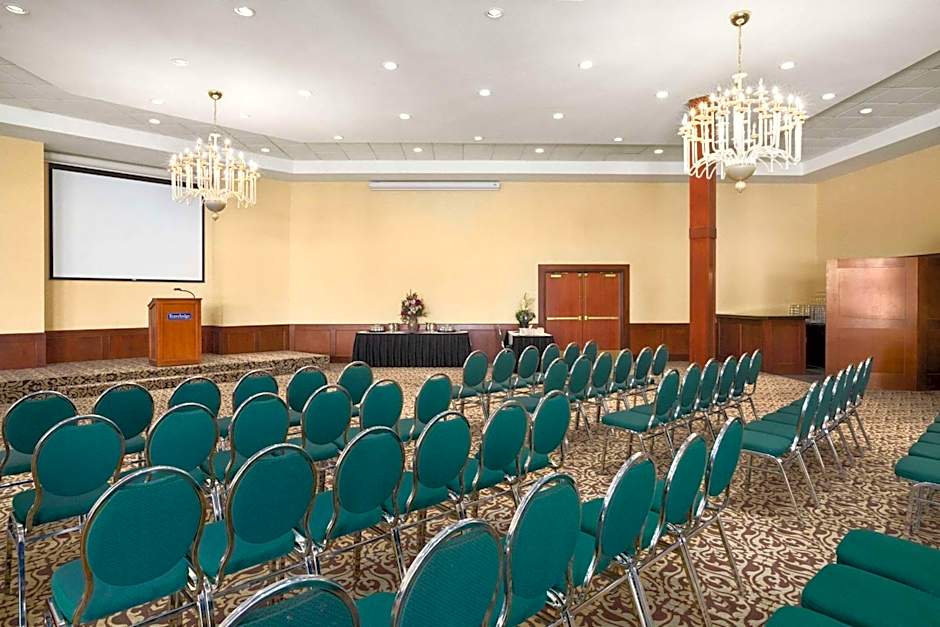 Travelodge by Wyndham Strathmore