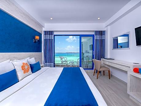 Deluxe Double Room with Balcony & Sea View with Honeymooners Escape