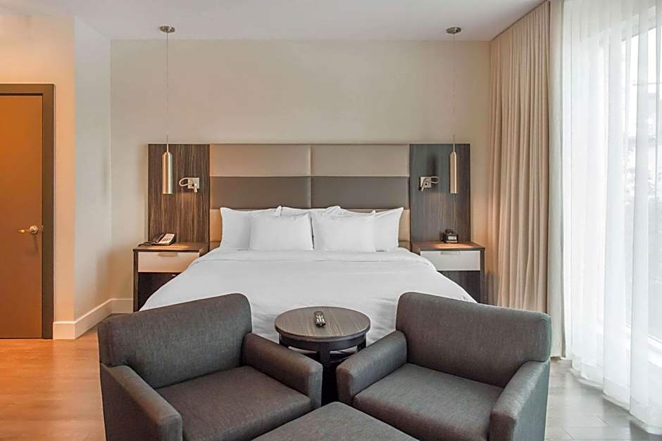 Les Suites Victoria, an Ascend Collection Hotel