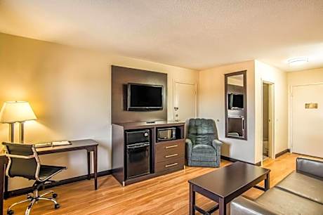 Colby Inn and Suites