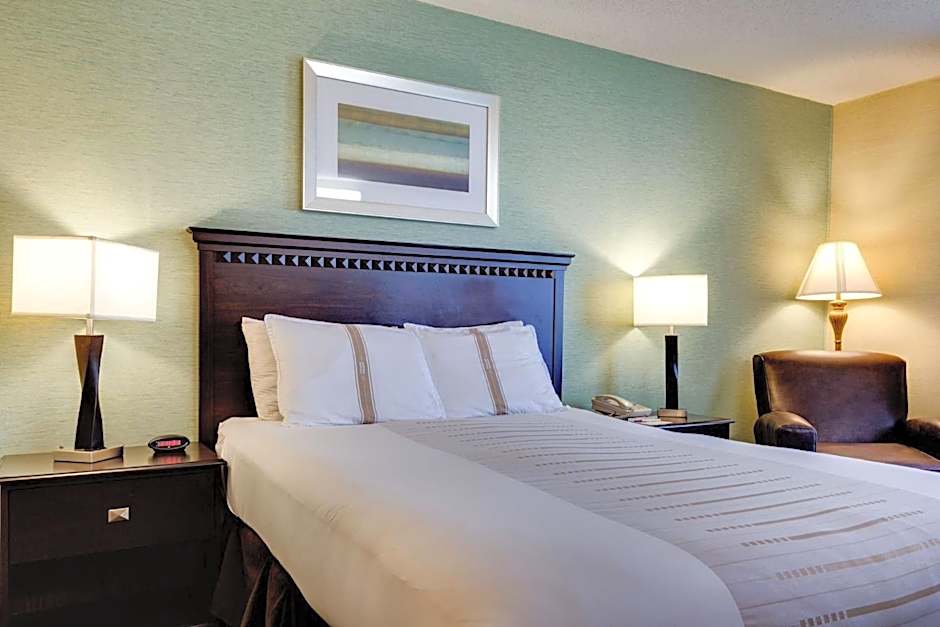 Fireside Inn And Suites