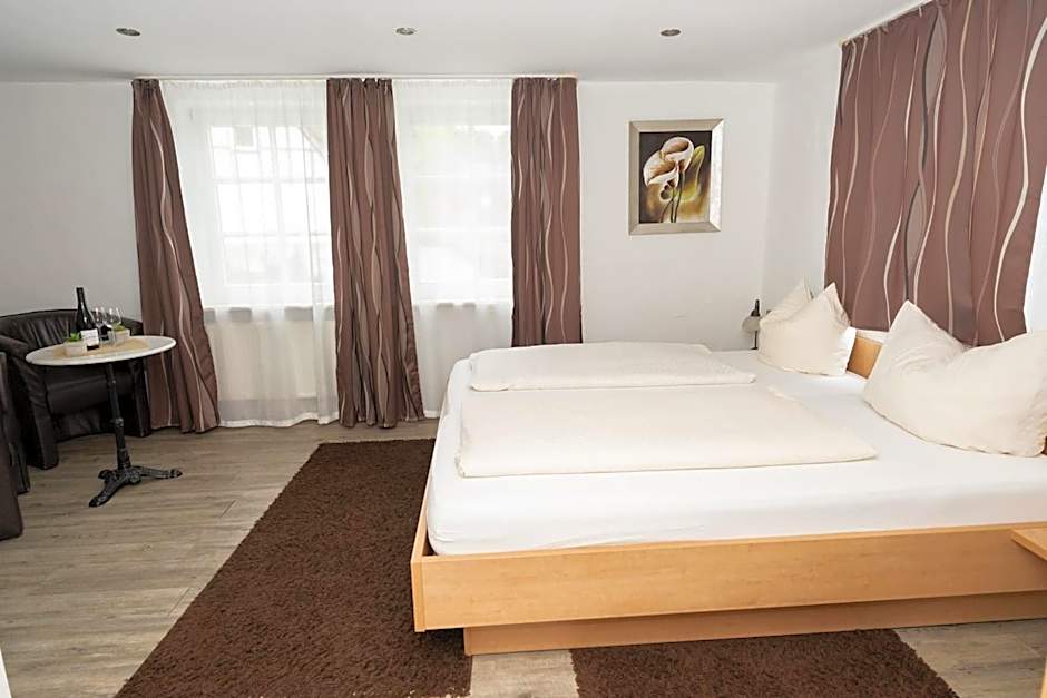 Hotel Garni BURG WALDENSTEIN