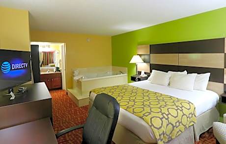 King Suite - Non-Smoking