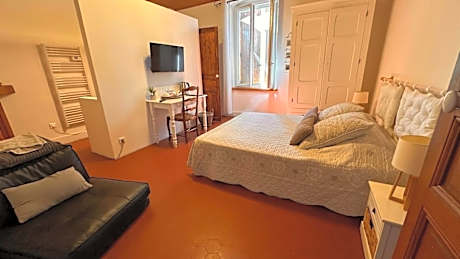 Queen Room with Garden View