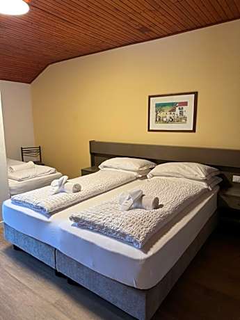 Classic Quadruple Room
